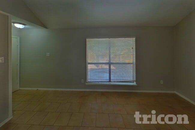 Building Photo - 1734 Windmill Ln