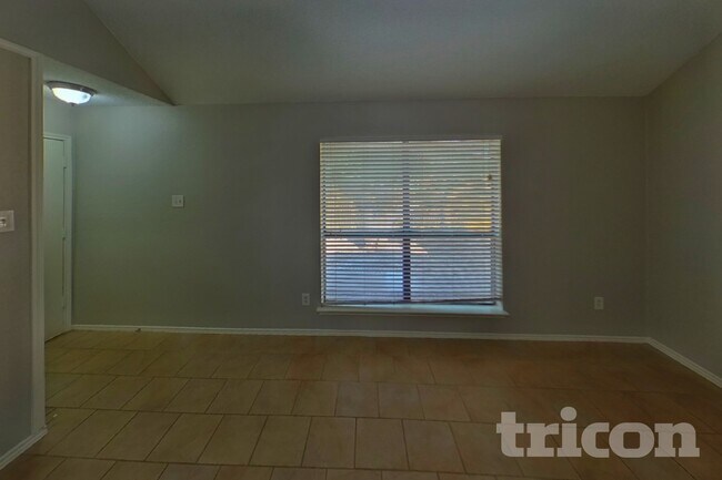 Foto del edificio - 1734 Windmill Ln