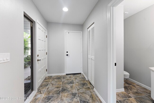 Building Photo - 1251 Beachside Ln