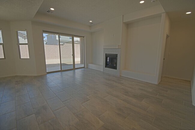 Foto del edificio - Brand New 3bd/2ba Available for Immediate Move In