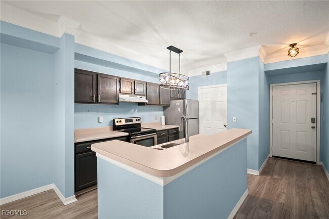 Building Photo - 11530 Villa Grand