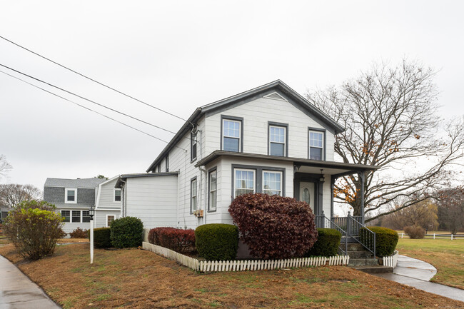 Building Photo - 208 Boston St