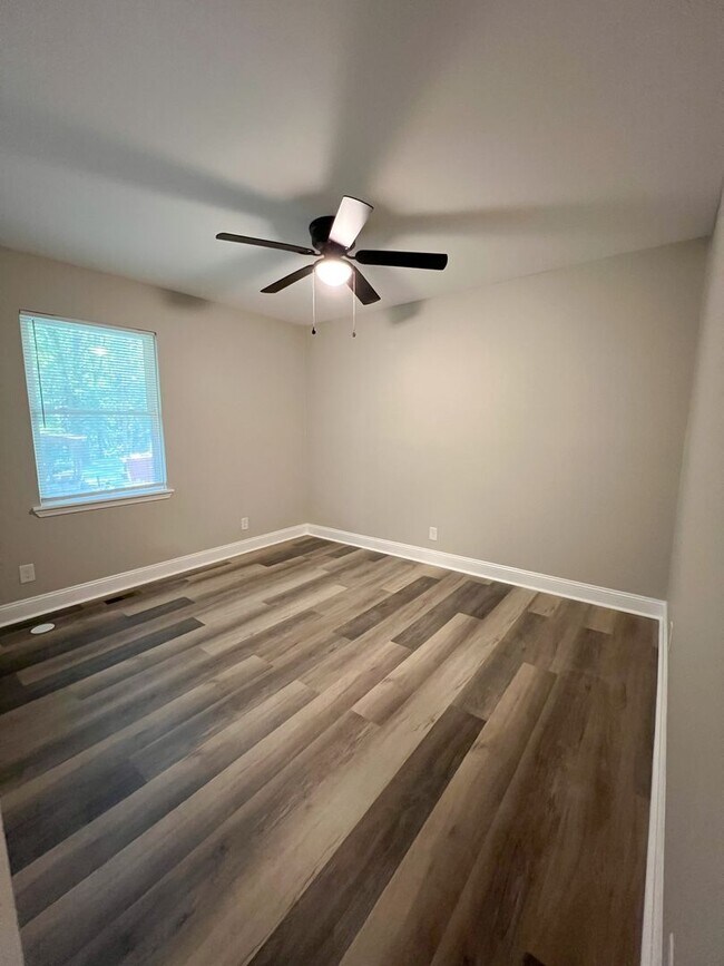 Foto del edificio - Move-In Specials Available! Completely Rem...