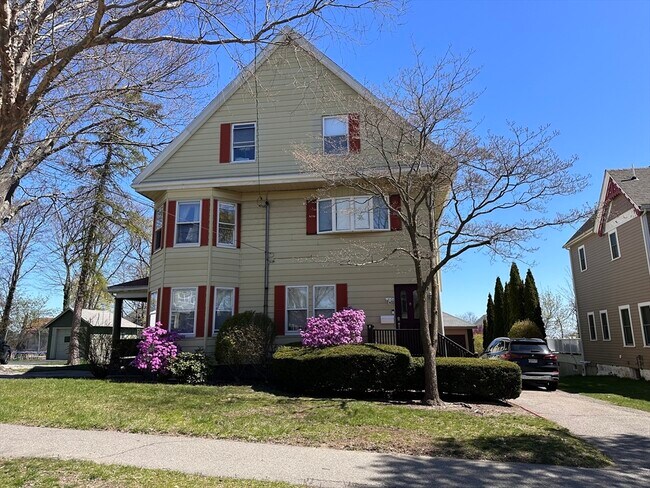 Foto del edificio - 396 Highland Ave