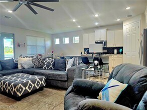 Building Photo - 3401 Acapulco Cir