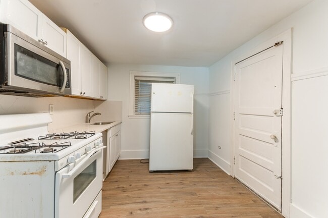 Building Photo - 3501 N Albany Ave