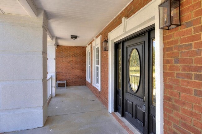 Building Photo - 2090-2094 4 Bridges Rd