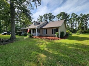 Building Photo - 4901 Meadowood Cir