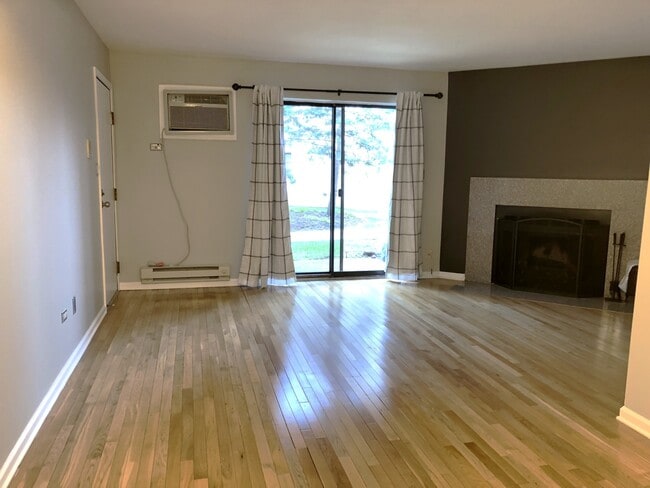 Building Photo - 446 Osage Ln