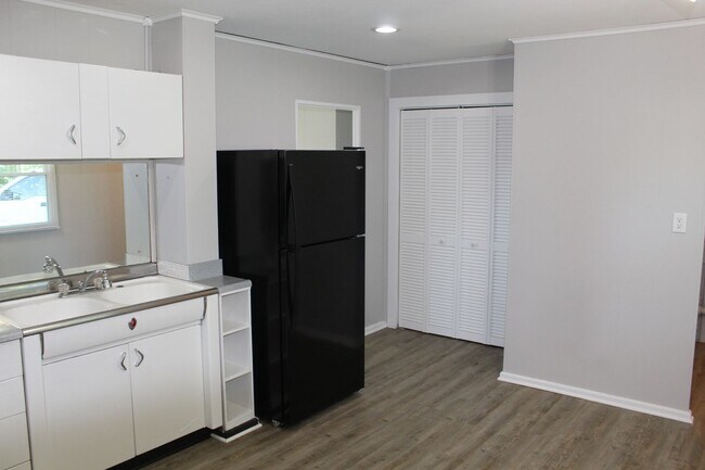Foto del edificio - Cute 3 BR Ranch Home in Plainfield!