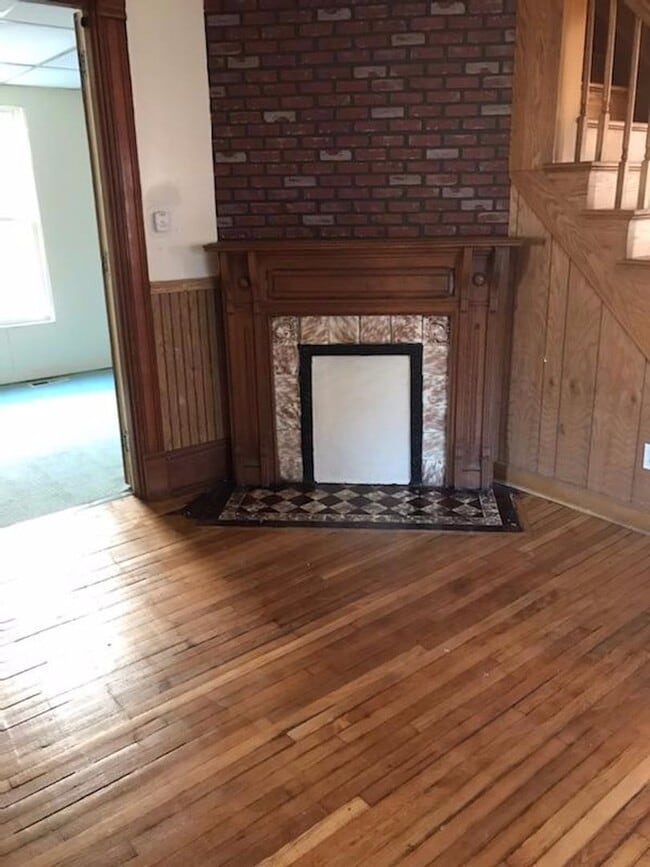 Foto del edificio - 3 bedrooms 2 full baths