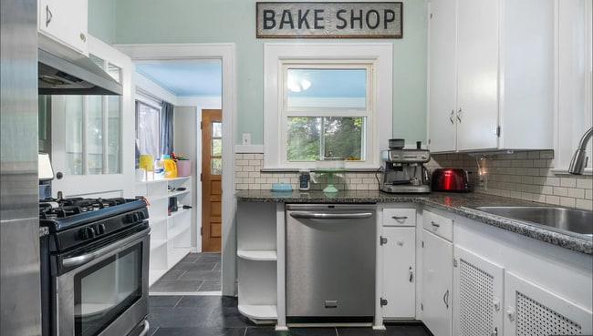 Building Photo - 1049 Berkley Page Ct