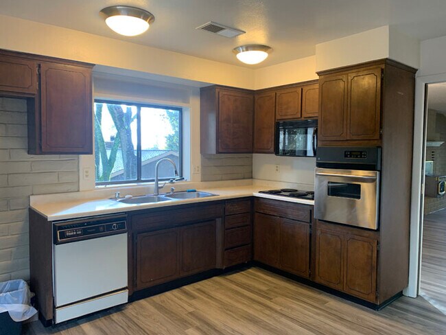 Foto del edificio - 2809 Wentworth Rd