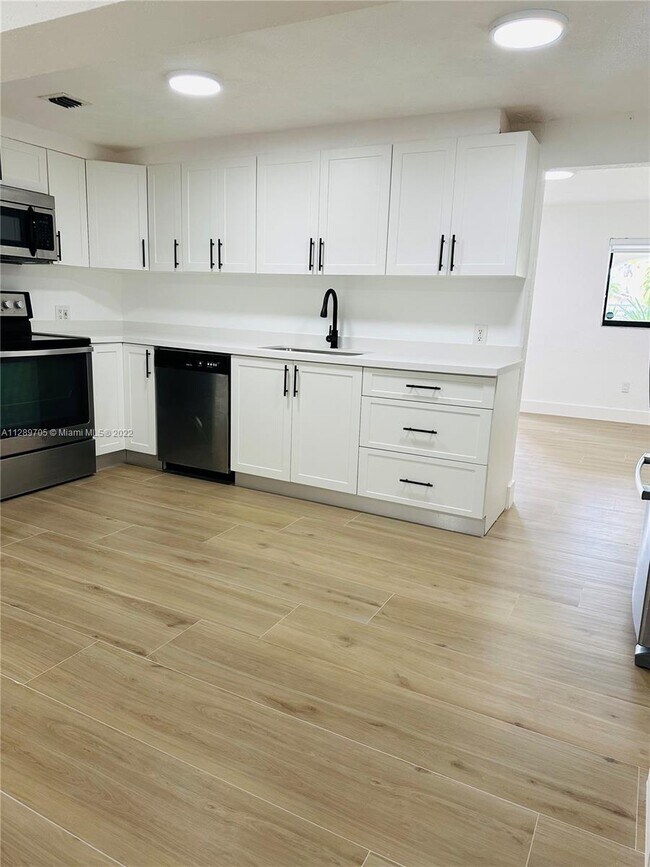 Foto del edificio - 4101 SW 102nd Ave