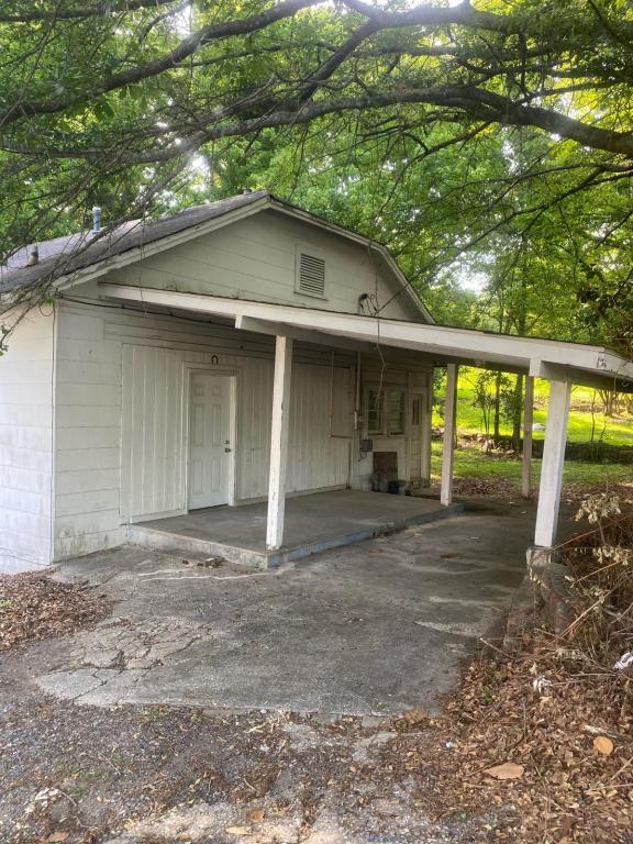 660 Central Ave Cir, Alexander City, AL 35010 House Rental in