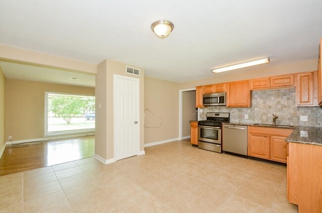 Building Photo - 4809 W 43rd St