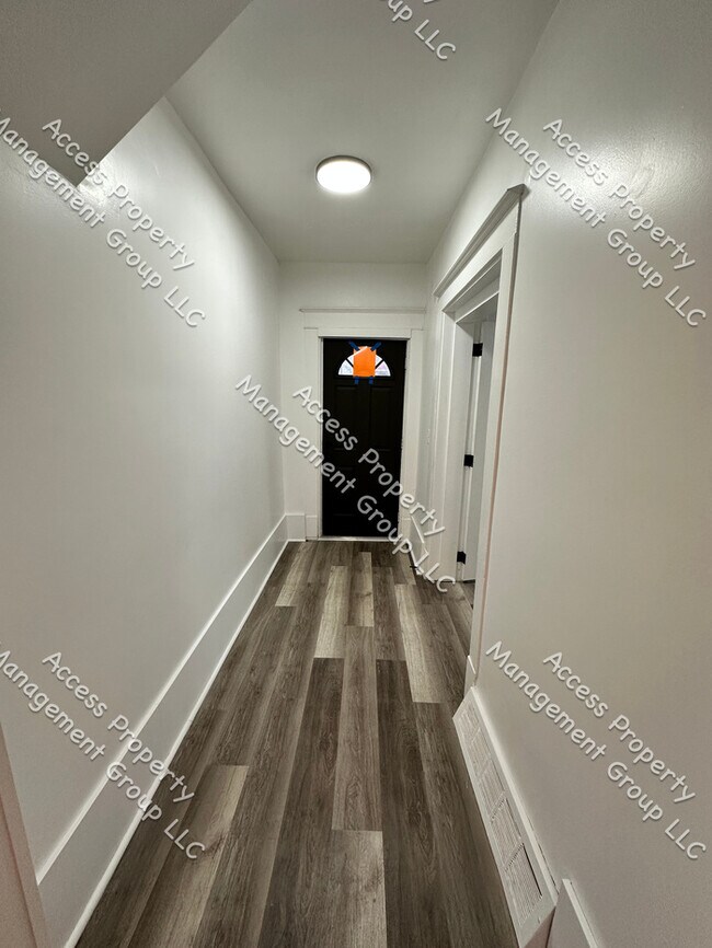Foto del edificio - Just Outside Heritage Hill Updated 2 Bedroom