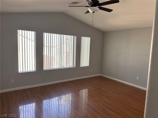 Foto del edificio - 8840 Rising Creek Ct