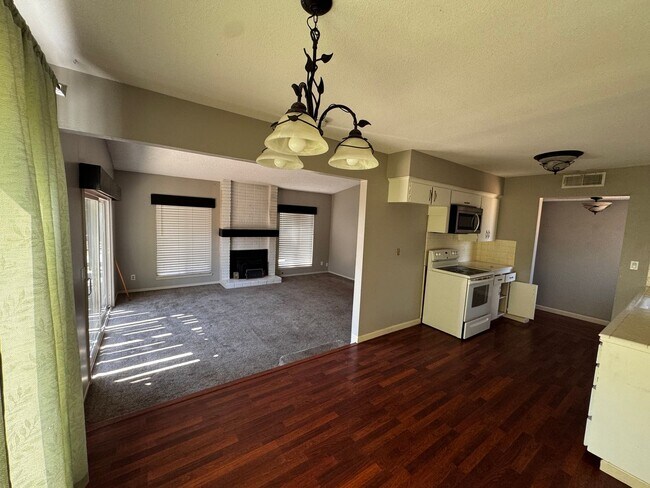 Foto del edificio - “Northeast Fresno 3BR/2BA Home with Pool &...