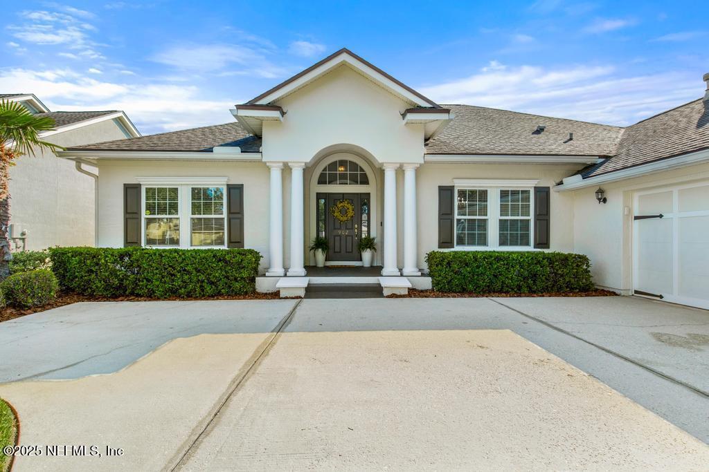 Foto principal - 902 Eagle Point Dr