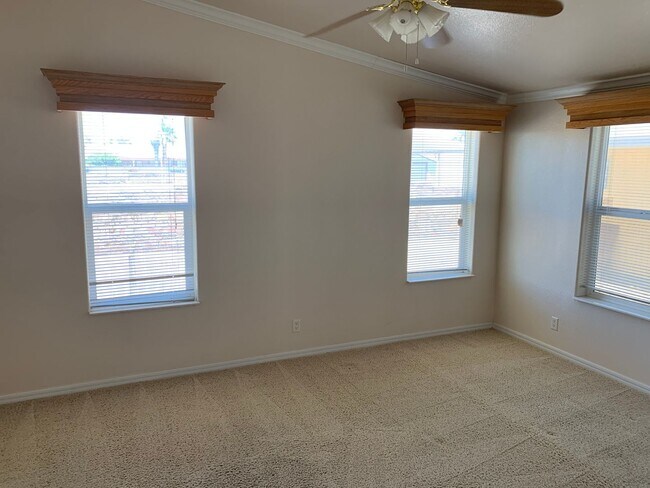 Foto del edificio - 12614 E 35th St