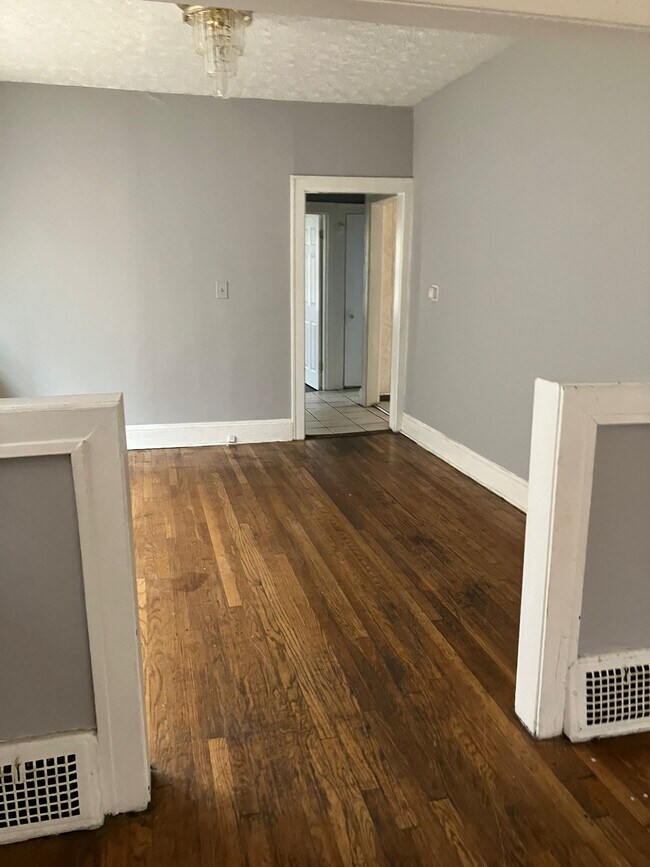 Foto del edificio - 3688 E 154th St