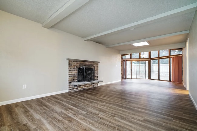 Building Photo - 14718 104th Ave E