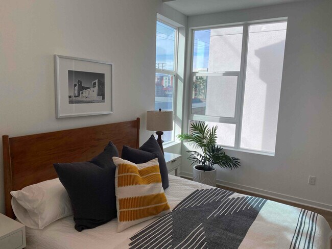 Foto del edificio - 4829 Craner Ave