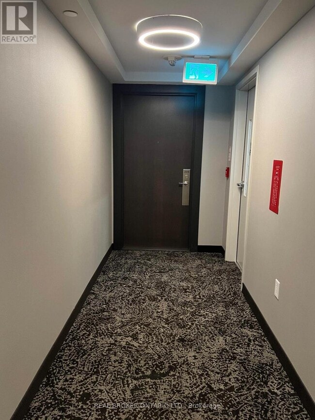 Building Photo - 219 Dundas St E