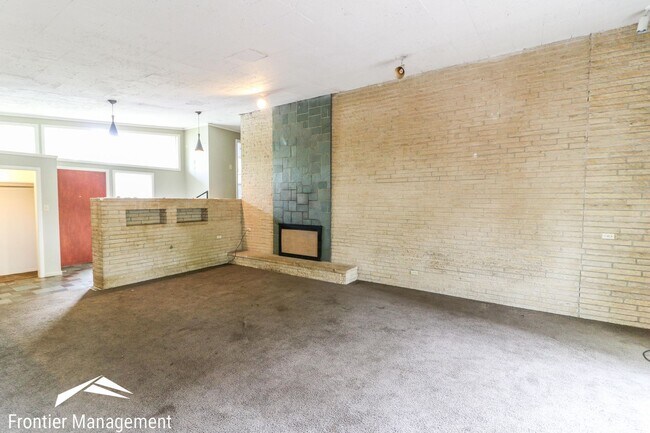 Foto del edificio - 1425 Harry Road