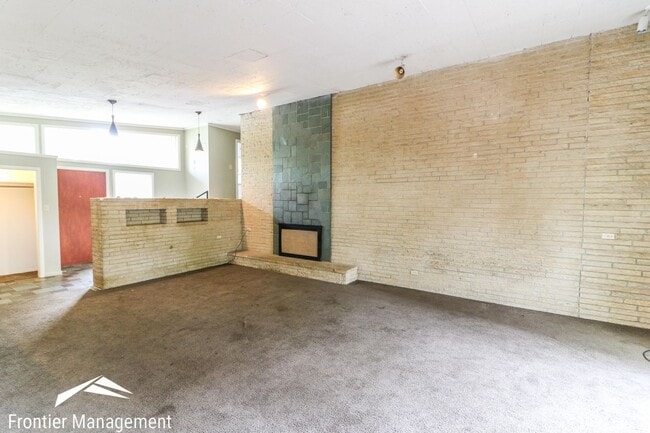 Building Photo - 1425 Harry Road
