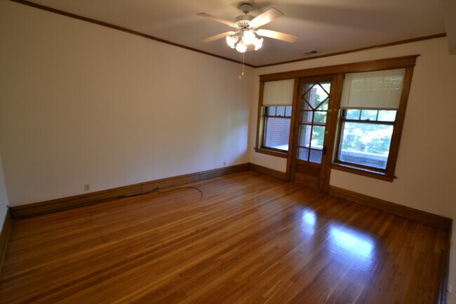 Building Photo - 3767 N Lakewood Ave