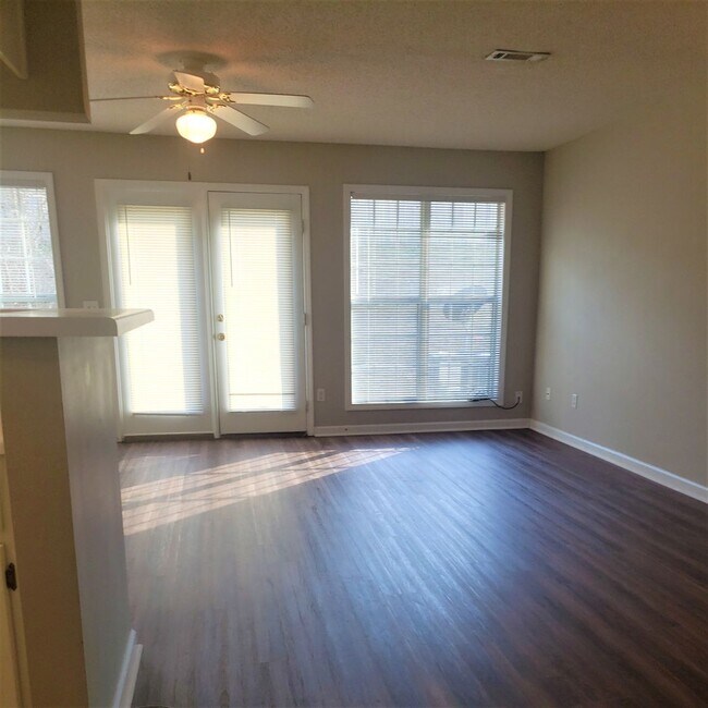 Foto del edificio - 218 Foxchase Ln