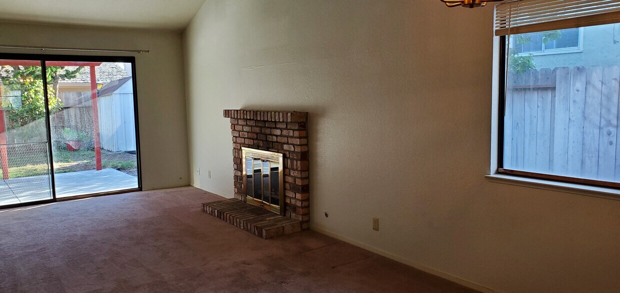 Building Photo - 7 Lombard Cir