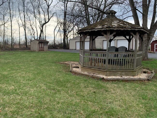 Foto del edificio - 3 BR Country Home