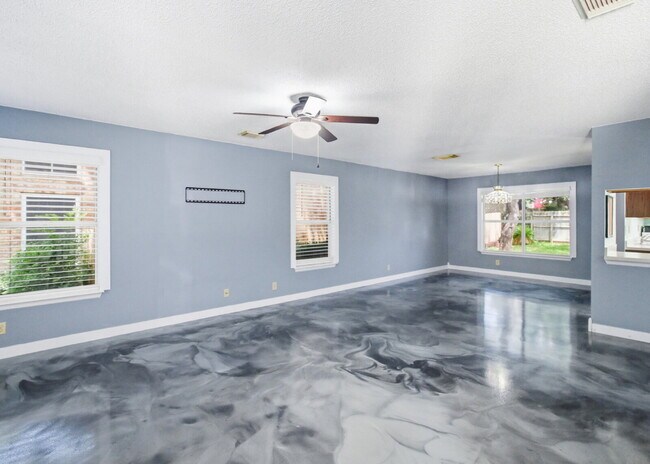 Building Photo - "Charming 3-Bed in Schertz with Spacious 2246 Sq Ft Layout!"