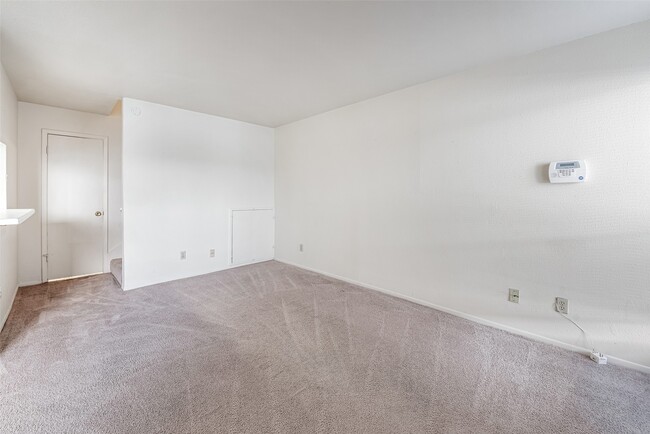 Foto del edificio - 6633 W Airport Blvd