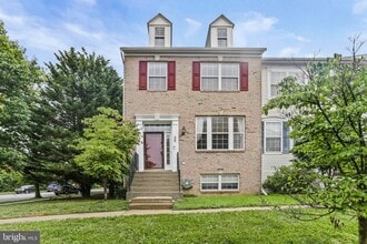 Building Photo - 20 Castle Garden Ct