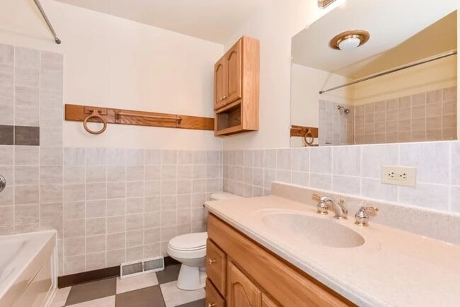 Building Photo - 415 Langford Dr
