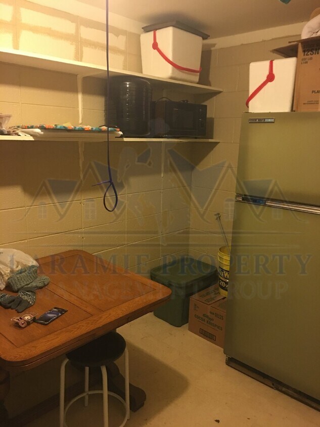 Primary Photo - Spacious 5 Bedroom Duplex with 3 Full Bath...