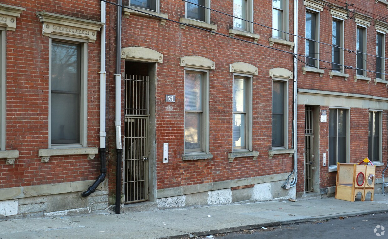 Building Photo - 521 Dandridge St