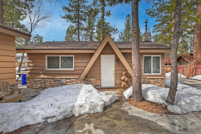 Building Photo - 40157 Highland Rd