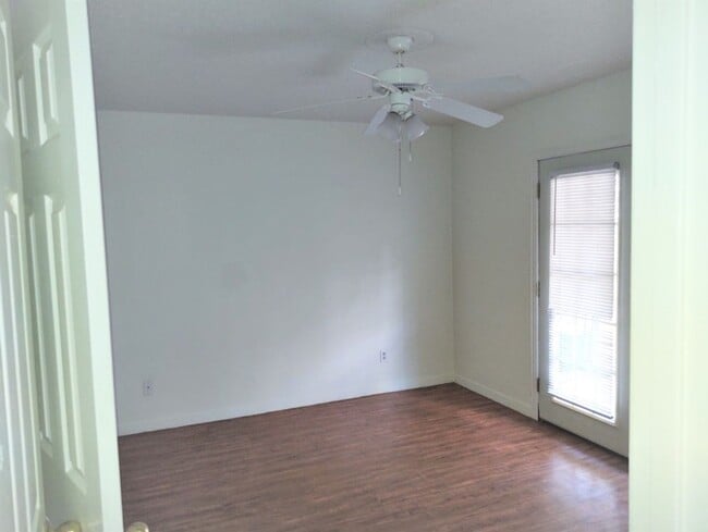 Foto del edificio - 908/910-910 Allen St