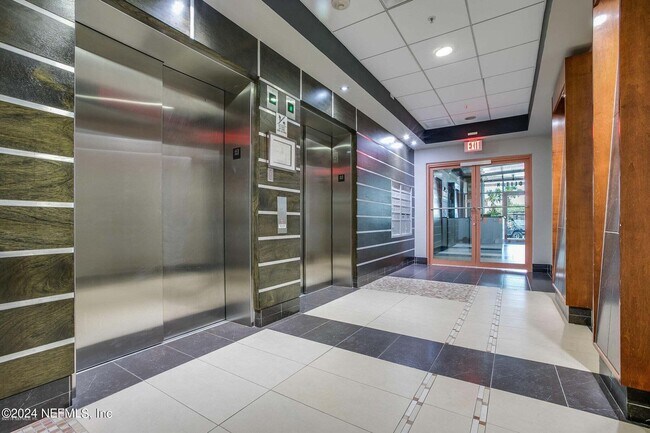 Foto del edificio - 320 1st St S