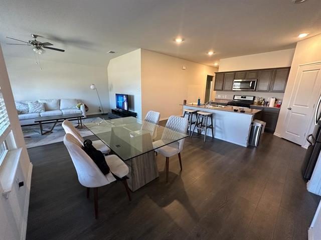 Foto del edificio - 1102 Honey Maple St