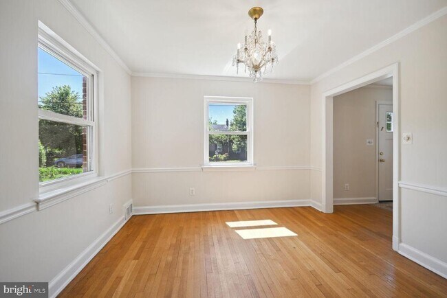 Building Photo - 5310 Ventnor Rd