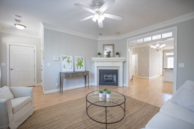 Building Photo - 1955 Oxford Ct