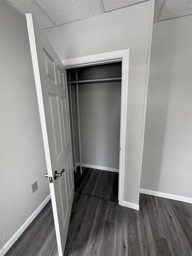 Building Photo - 142 Smith St