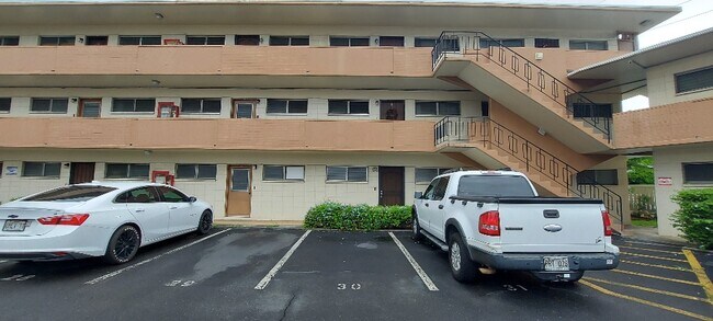 Foto del edificio - 909 University Ave