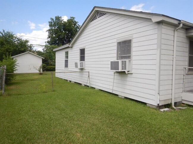 Foto del edificio - 4506 Kingsbury St